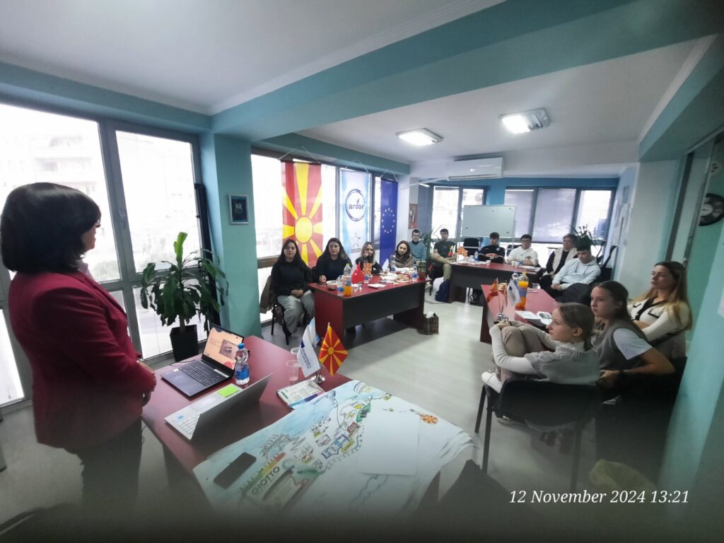 0 02 05 cf453bfa8472fd55de95709c3d5b89d2be969aa834ed84380970f1655cb28bc9 f937e18dd34fe5d