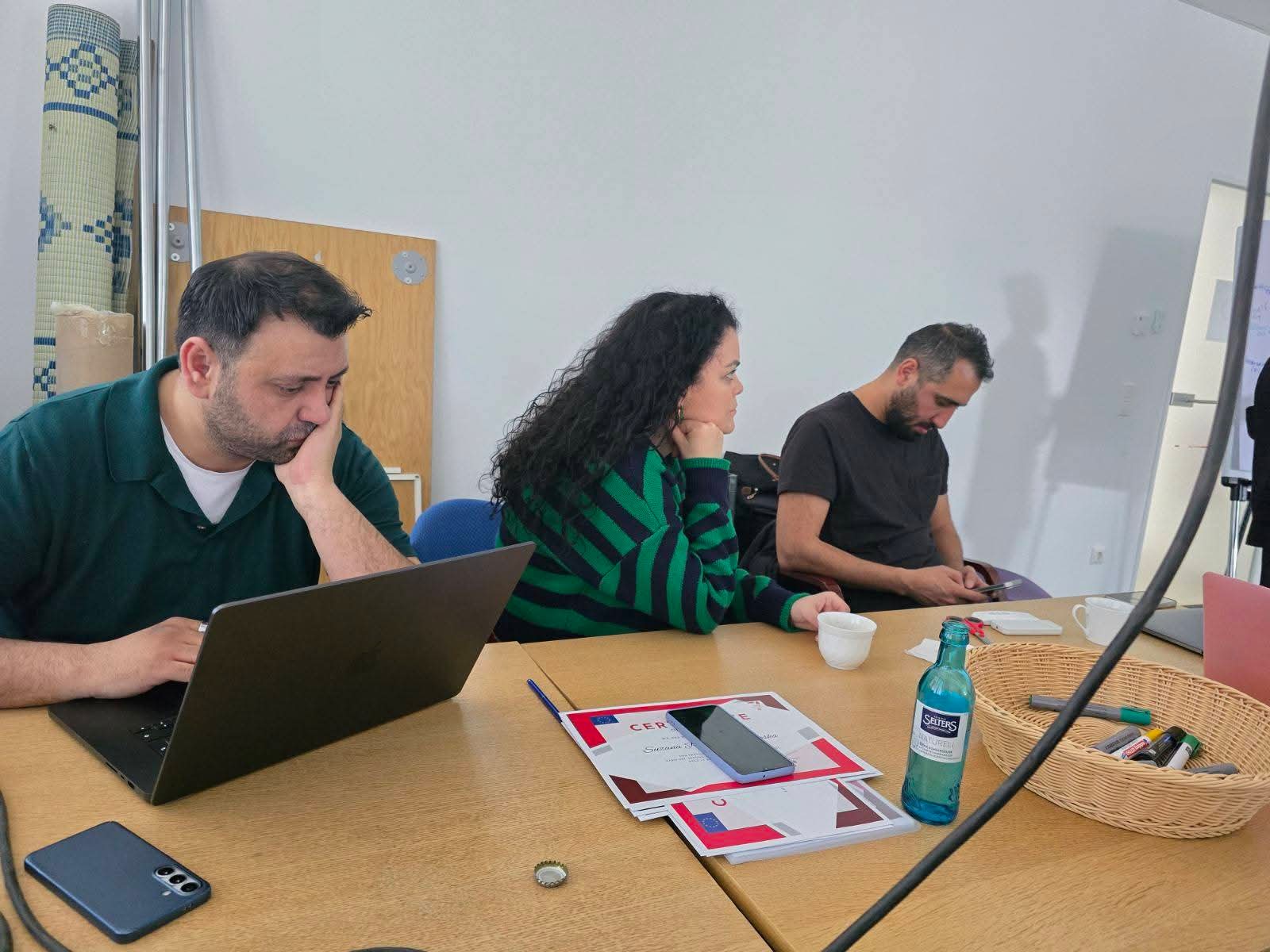 0 02 05 ebcd7f5a21505d53f5f75fcfe60bde34174d0144d29768e8003e768fb083ffcb f018df984a8770a5